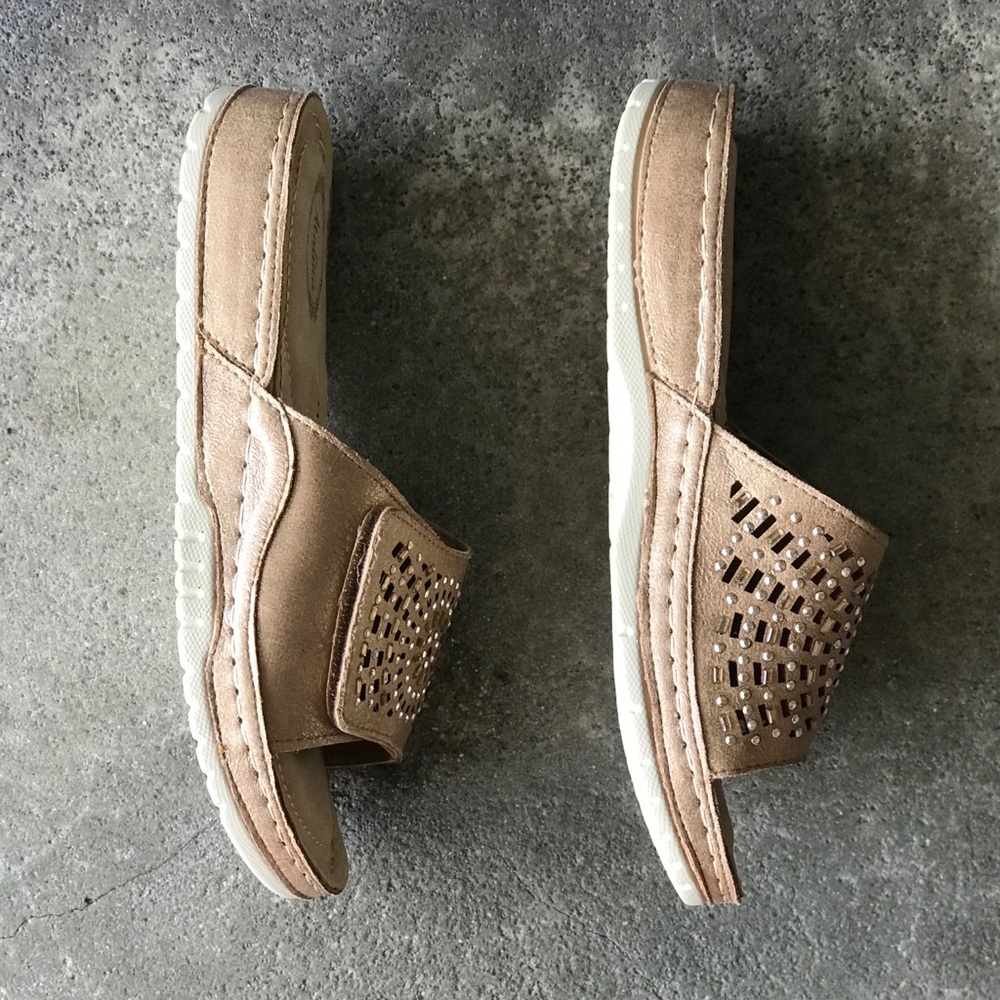 Italina Comfort Gold Velcro Strap Slide Sandal 9 - Picture 6 of 7